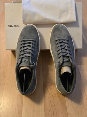 Brand New Vince Men’s Suede Low-Top Sneakers — Gray